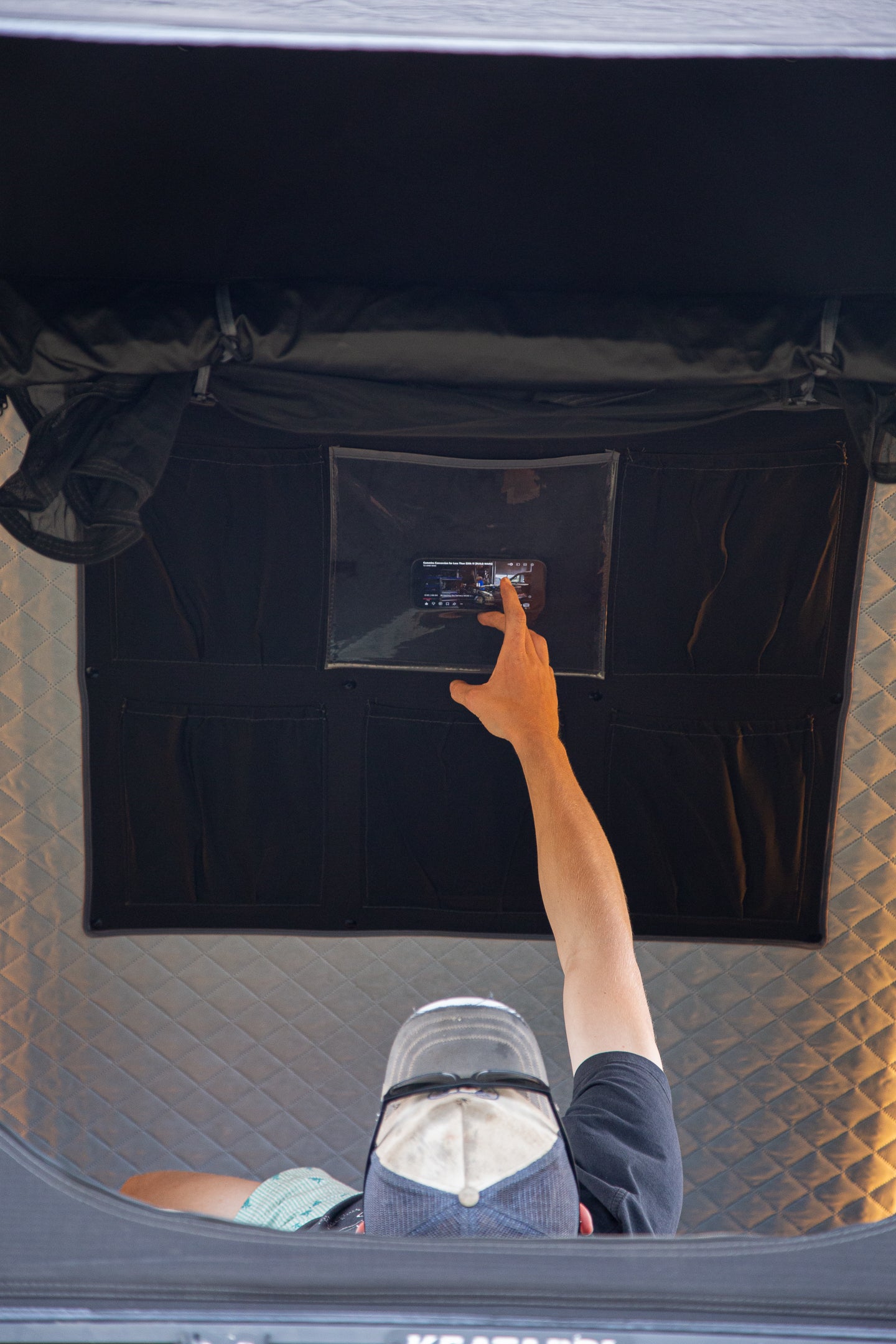 1.4 Rooftop tent