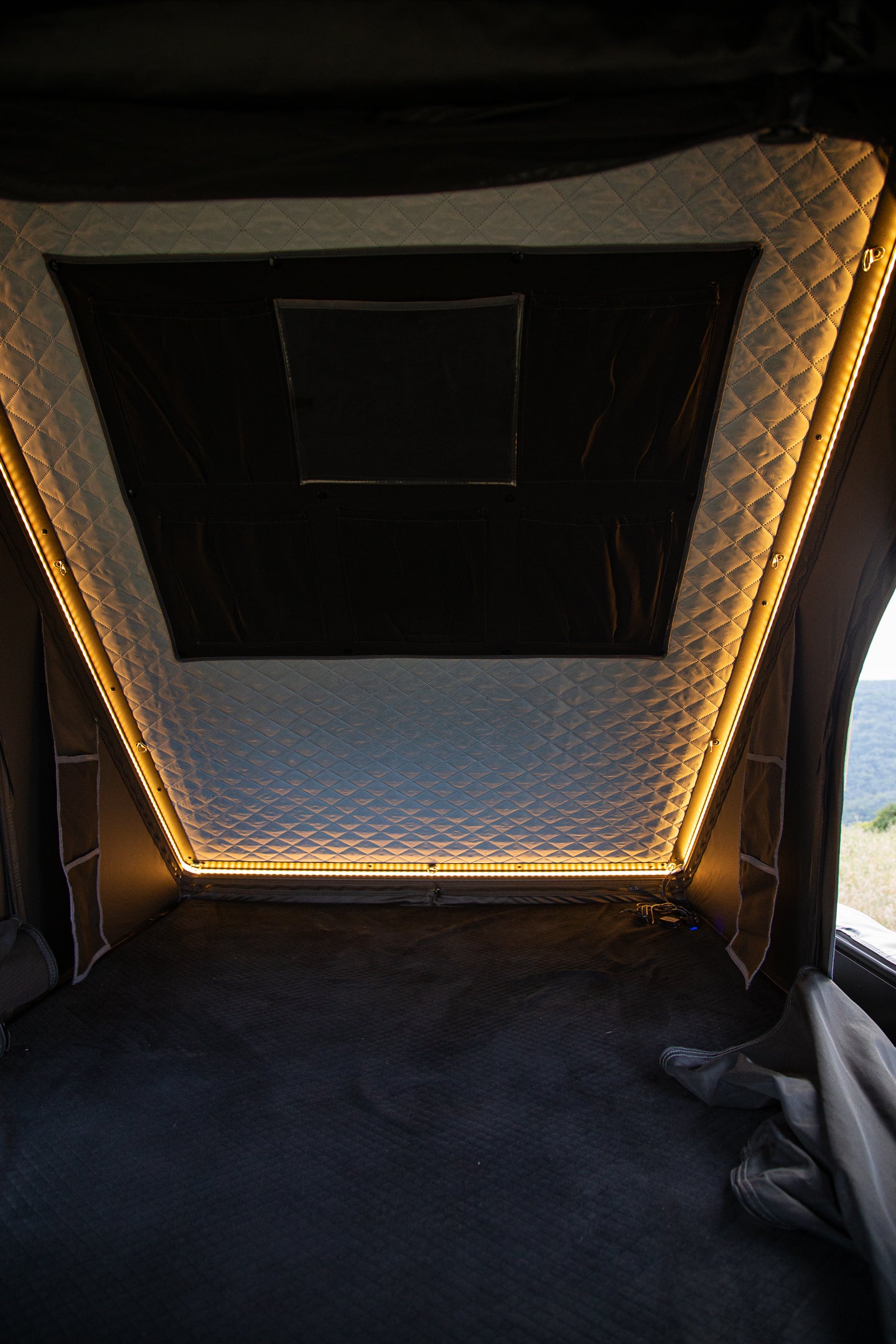 1.4 Rooftop tent