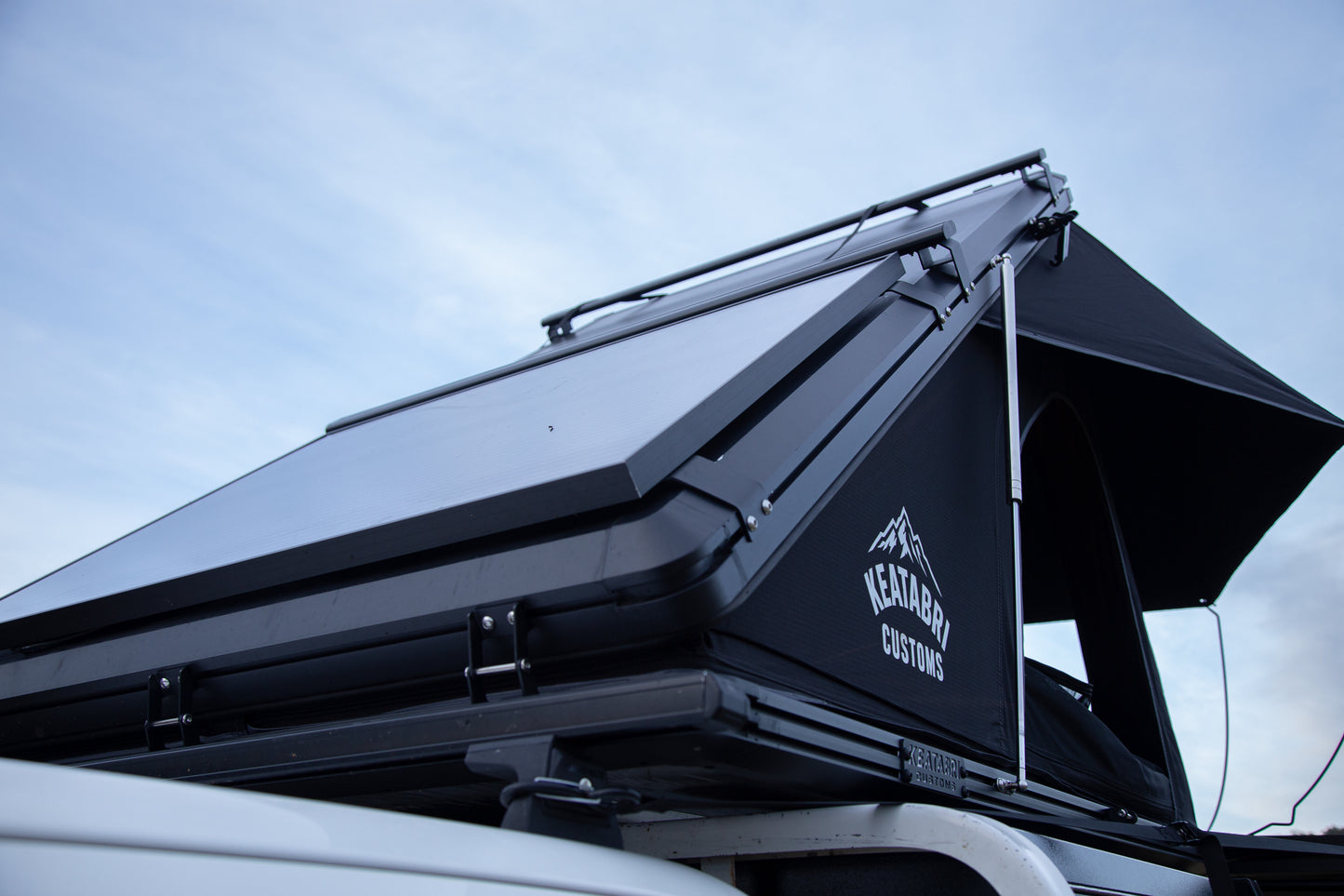 1.4 Rooftop tent
